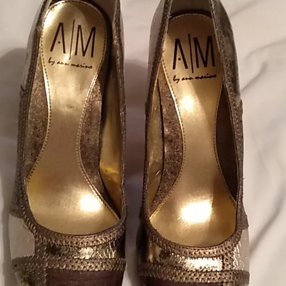 Ana Marino heel's size 71/2 M